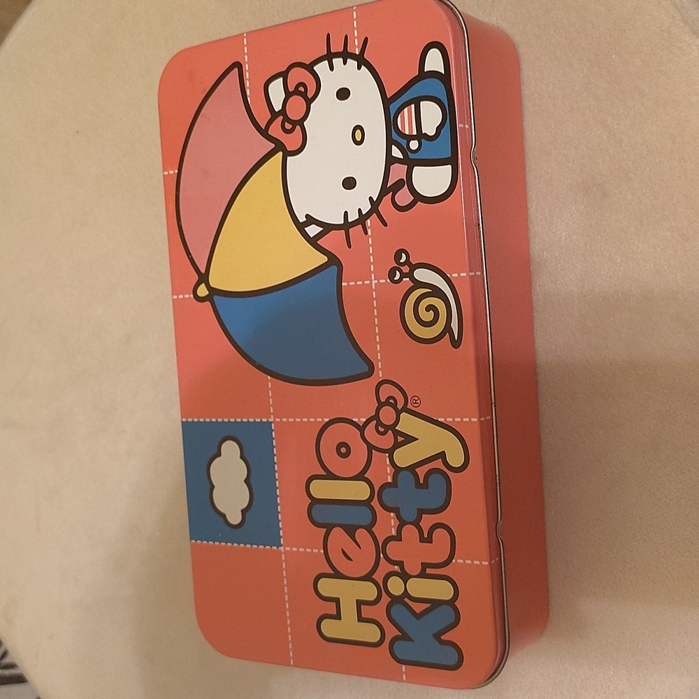 1975 hello Kitty tin box